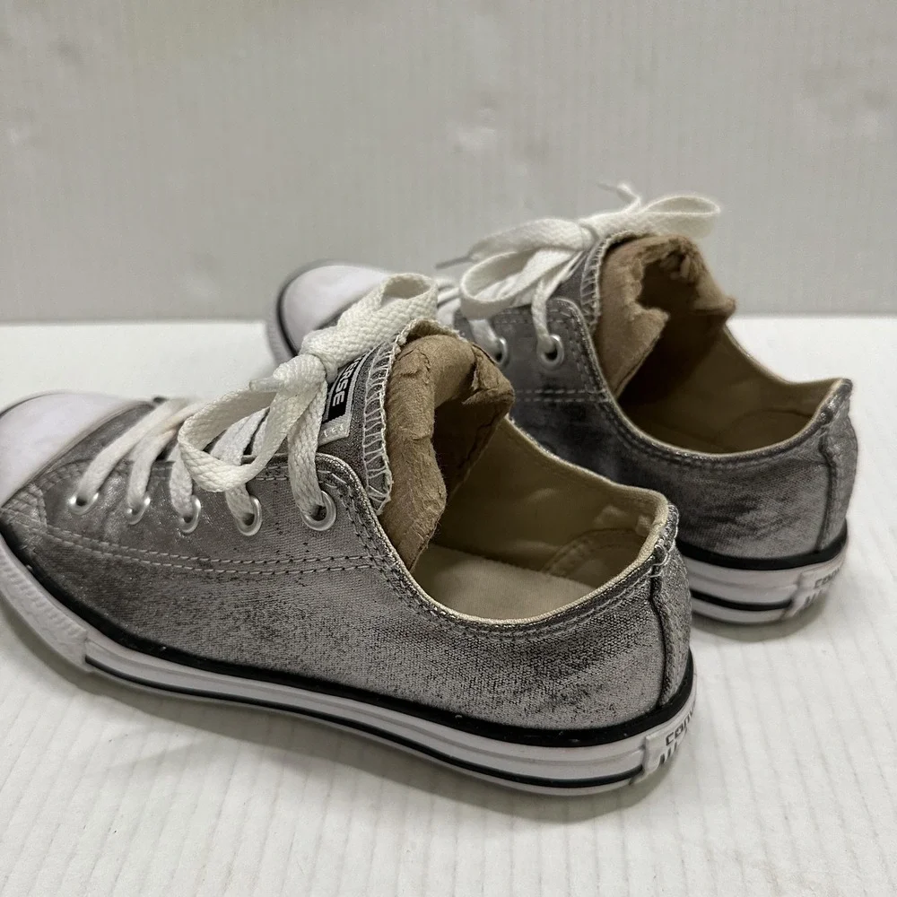 Converse Chuck Taylor All Star Shoes Kids Size 2.5 Silver Low Top Sneakers